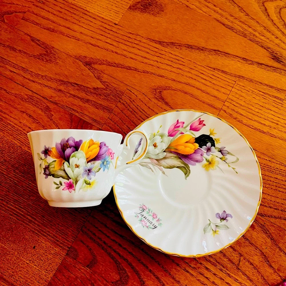Fine bone China royal patrician staffordshire England tea cup and saucer set